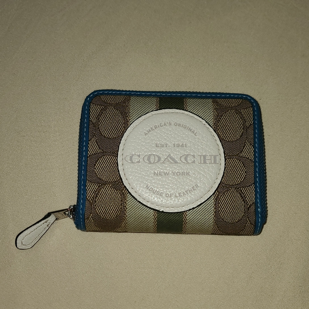 Coach Dempsey Small Zip Wallet